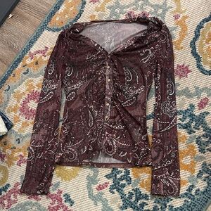 Source Unknown Burgundy Paisley Ruched Button Long-Sleeve Top